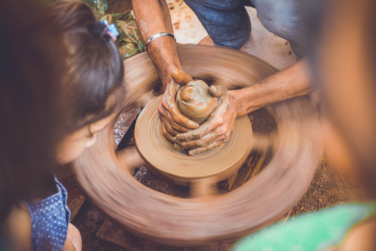 https://deneenpottery.live/wp-content/uploads/2018/08/art-brown-clay-54216.jpg