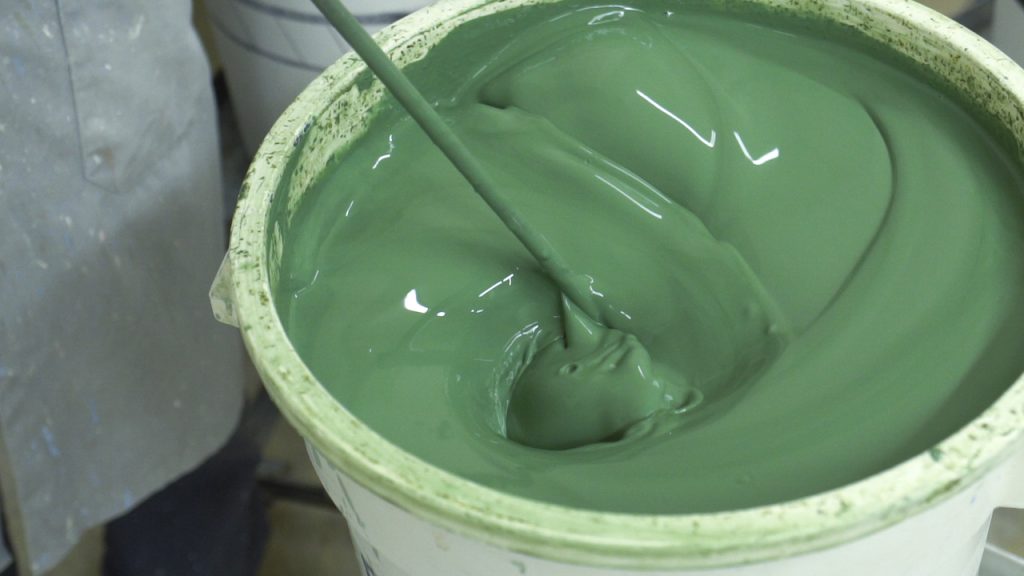 mixing glazes 